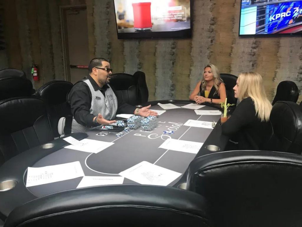 美国扑克室在争议声中重新开放