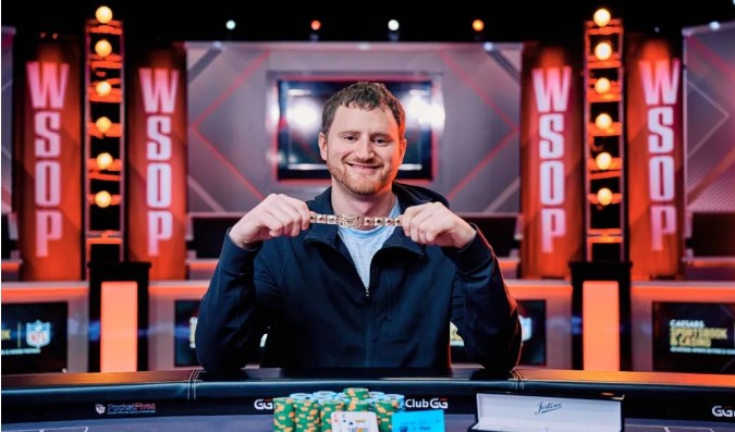 【PokerStars】简讯 | David Peters赢得第四条WSOP手链